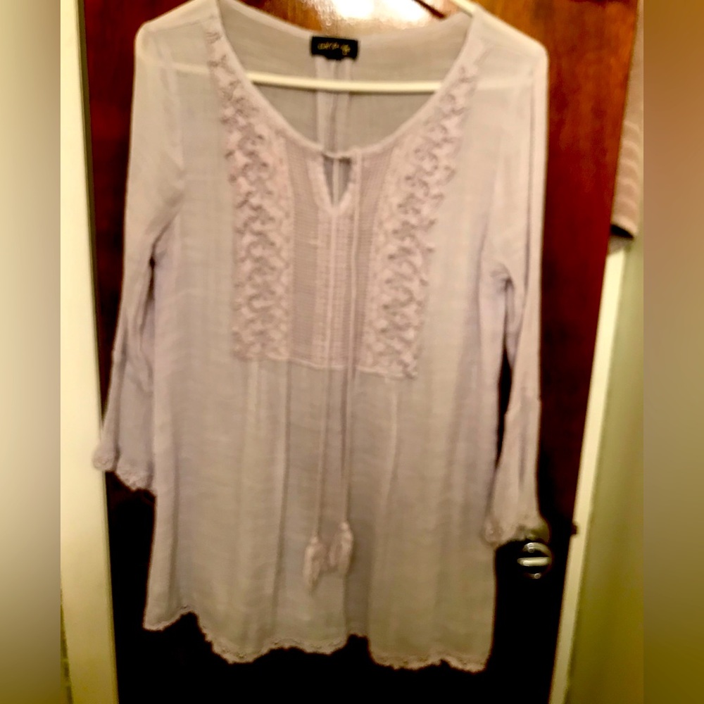 Lace & Linen Tunic Top in cool off-white